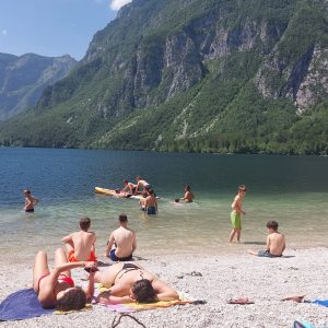 Mass Image Compressor Compressed this image. https://sourceforge.net/projects/icompress/ with Quality:80