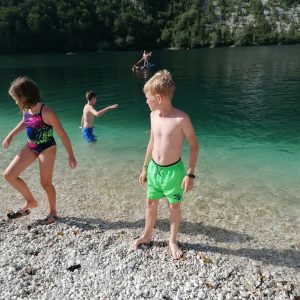 Mass Image Compressor Compressed this image. https://sourceforge.net/projects/icompress/ with Quality:80